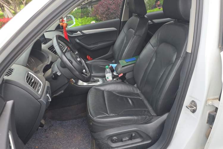 Used Audi Q3 2015 35 TFSI quattro Comfort model Left Front Seat