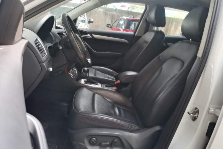 Used Audi Q3 2015 35 TFSI Comfort Model Left Front Seat