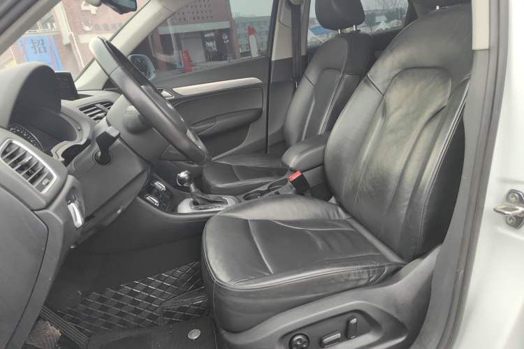 Used Audi Q3 2015 35 TFSI Comfort Model Left Front Seat