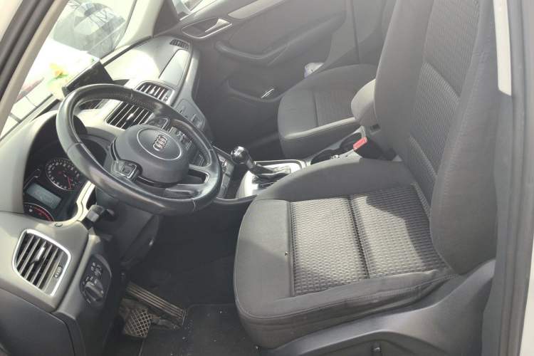 Used Audi Q3 2015 30 TFSI Ambition Edition Left Front Seat