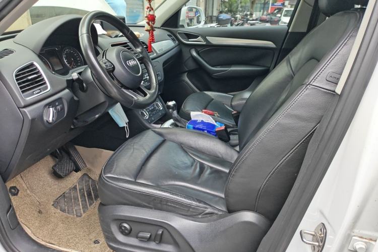 Used Audi Q3 2015 35 TFSI quattro Technology Edition Left Front Seat