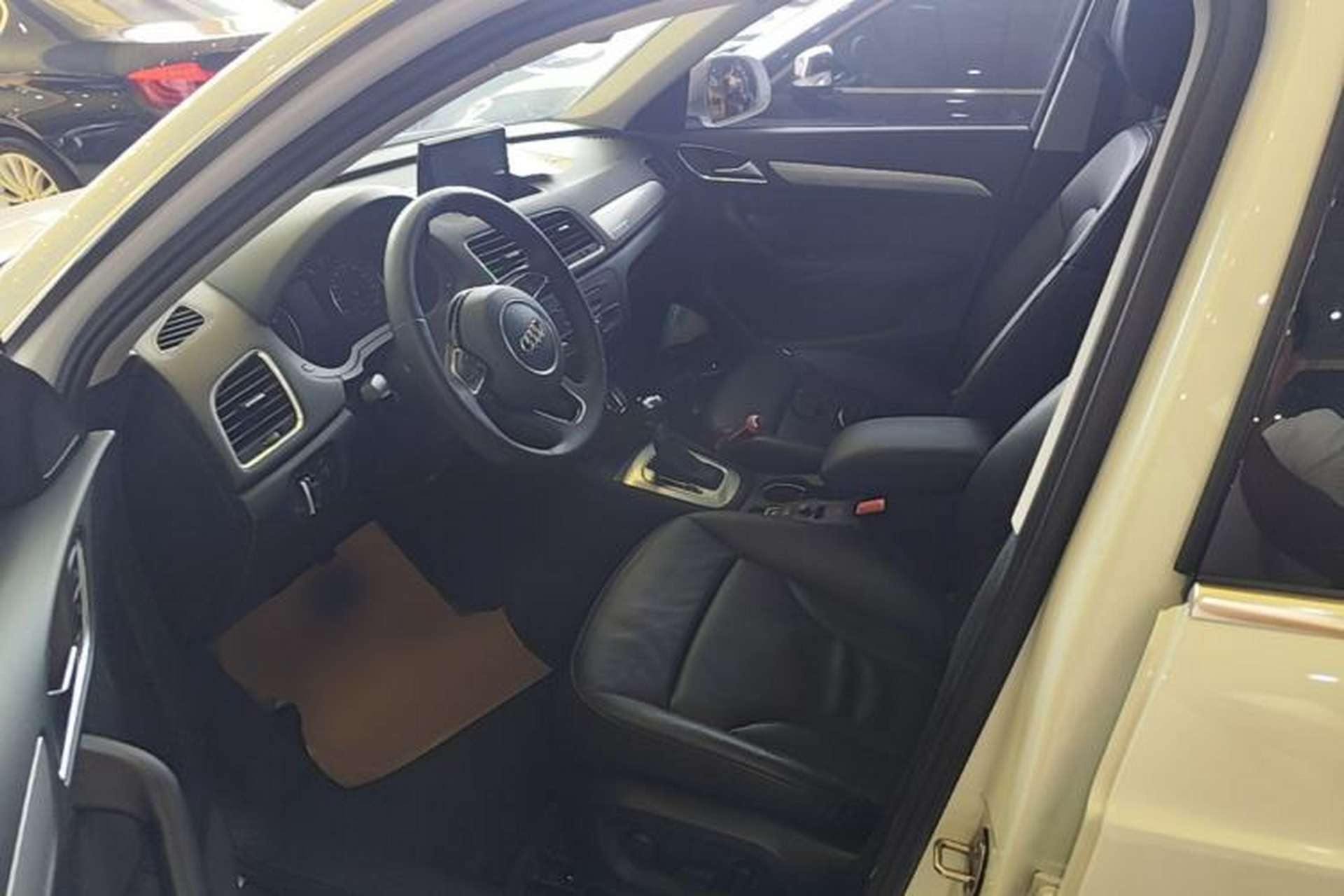 Used Audi Q3 2015 35 TFSI quattro Technology Edition Left Front Seat