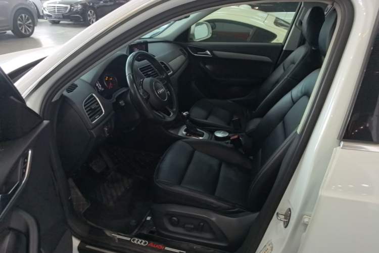 Used Audi Q3 2015 30 TFSI Ambition Edition Left Front Seat