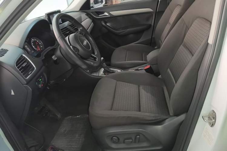 Used Audi Q3 2015 35 TFSI Ambition Edition Left Front Seat