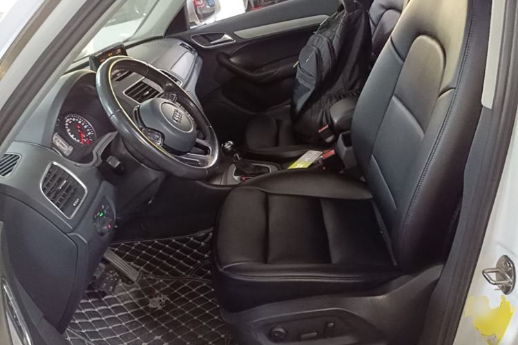 Used Audi Q3 2015 35 TFSI Ambition Edition Left Front Seat