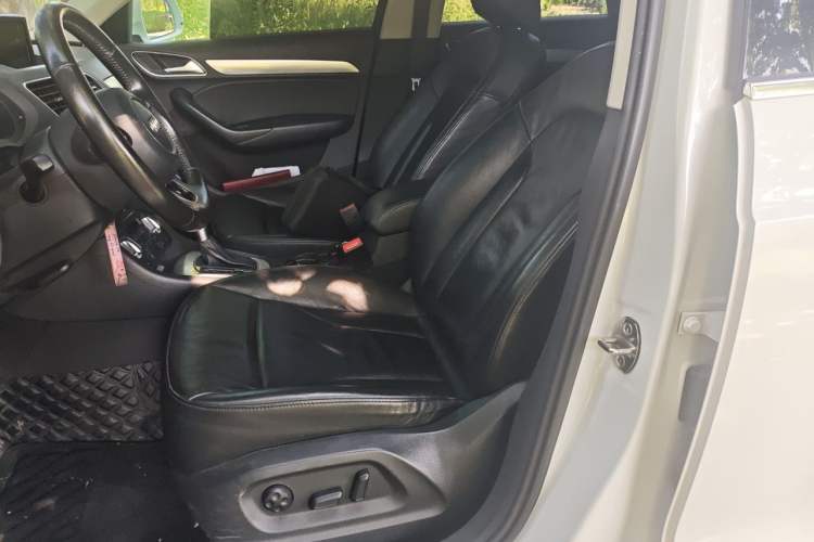Used Audi Q3 2015 35 TFSI quattro Technology Edition Left Front Seat