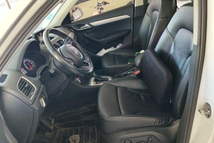 Used Audi Q3 2015 35 TFSI Comfort Model Left Front Seat