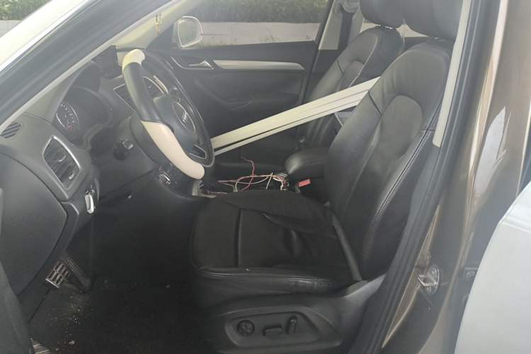 Used Audi Q3 2015 35 TFSI Comfort Model Left Front Seat