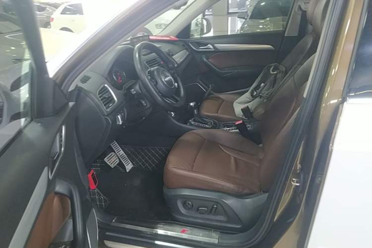 Used Audi Q3 2015 35 TFSI quattro Technology Edition Left Front Seat
