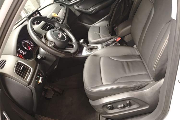 Used Audi Q3 2015 30 TFSI Ambition Edition Left Front Seat