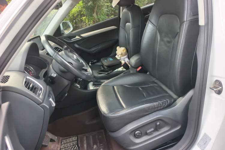 Used Audi Q3 2015 35 TFSI Comfort Model Left Front Seat