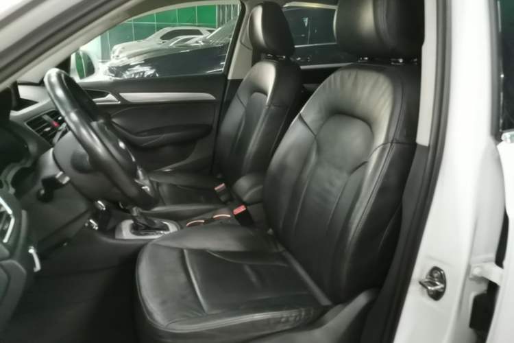 Used Audi Q3 2015 35 TFSI quattro Technology Edition Left Front Seat