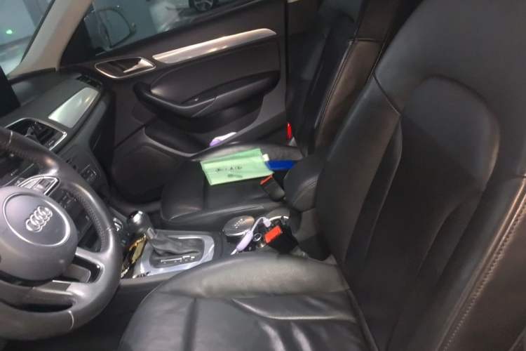 Used Audi Q3 2015 35 TFSI Ambition Edition Left Front Seat