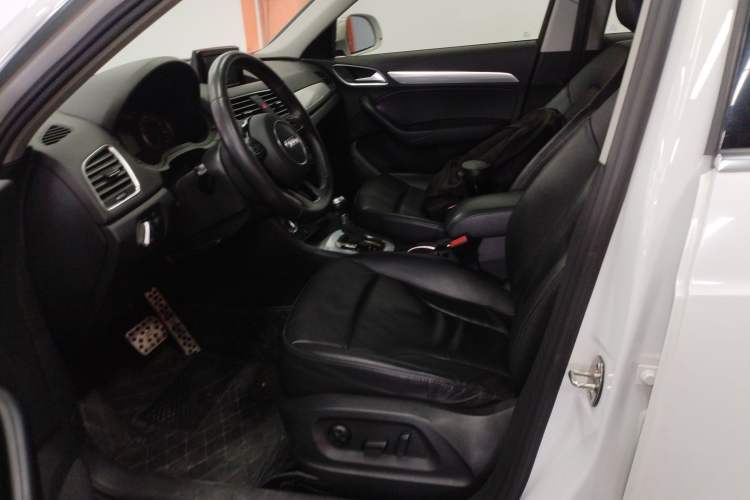 Used Audi Q3 2015 35 TFSI quattro Technology Edition Left Front Seat