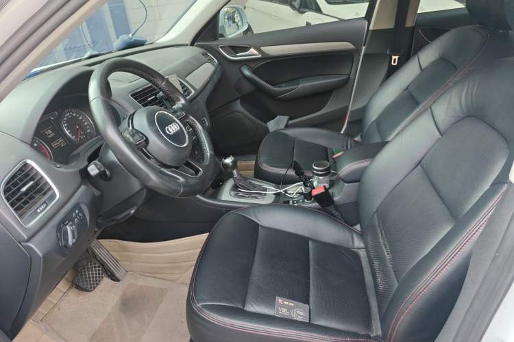 Used Audi Q3 2015 35 TFSI Ambition Edition Left Front Seat