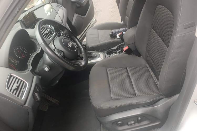 Used Audi Q3 2015 30 TFSI Ambition Edition Left Front Seat