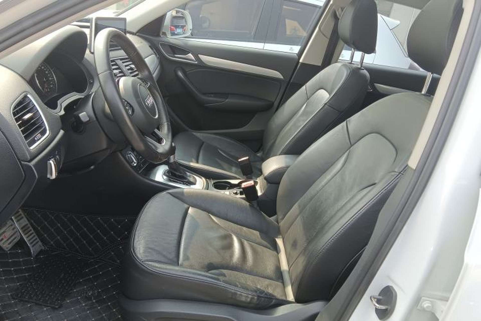 Used Audi Q3 2015 35 TFSI quattro Technology Edition Left Front Seat