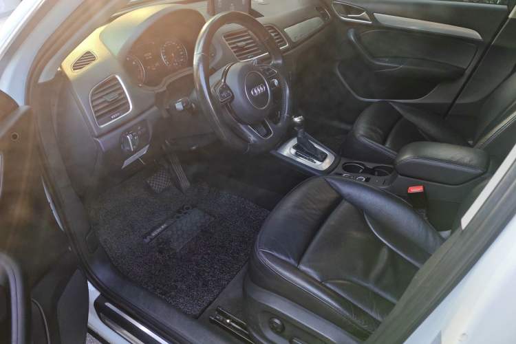 Used Audi Q3 2015 35 TFSI quattro Technology Edition Left Front Seat