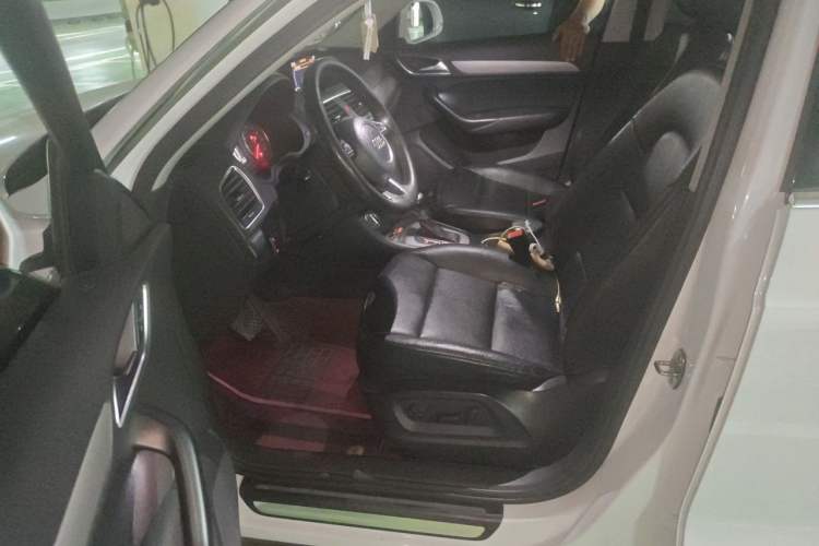 Used Audi Q3 2015 30 TFSI Ambition Edition Left Front Seat