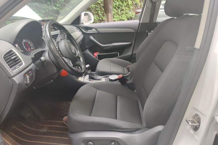 Used Audi Q3 2015 30 TFSI Ambition Edition Left Front Seat