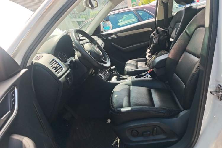 Used Audi Q3 2015 30 TFSI Ambition Edition Left Front Seat