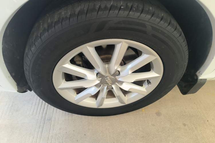 Used Audi Q3 2015 35 TFSI Ambition Edition Left Front Wheel Hub