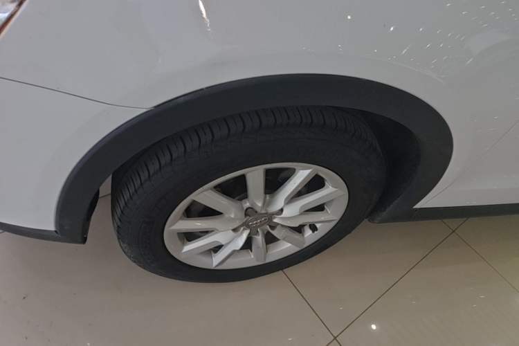 Used Audi Q3 2015 30 TFSI Ambition Edition Left Front Wheel Hub