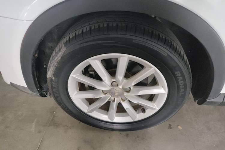 Used Audi Q3 2015 30 TFSI Ambition Edition Left Front Wheel Hub