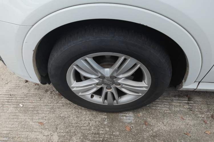 Used Audi Q3 2015 35 TFSI quattro Millionth Anniversary Edition Left Front Wheel Hub