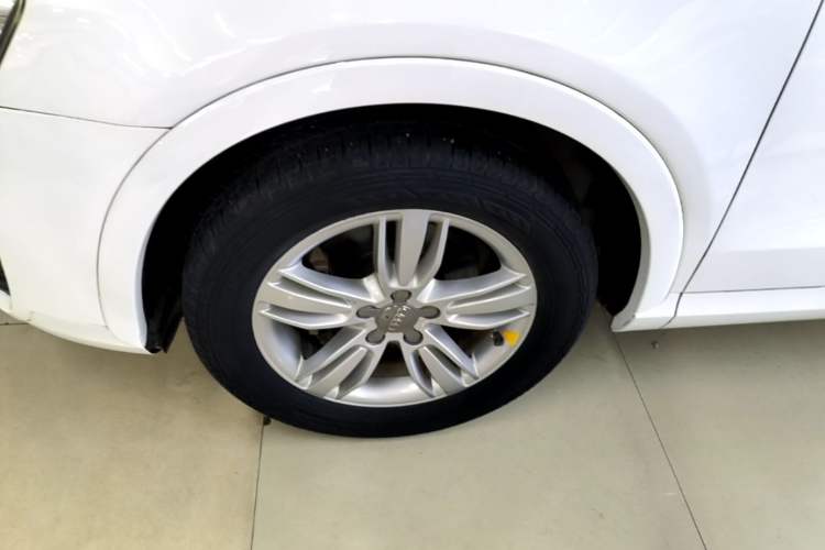 Used Audi Q3 2015 35 TFSI quattro Technology Edition Left Front Wheel Hub