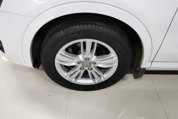 Used Audi Q3 2015 35 TFSI quattro Technology Edition Left Front Wheel Hub