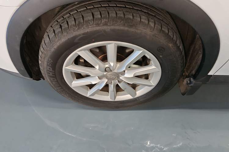 Used Audi Q3 2015 35 TFSI Ambition Edition Left Front Wheel Hub