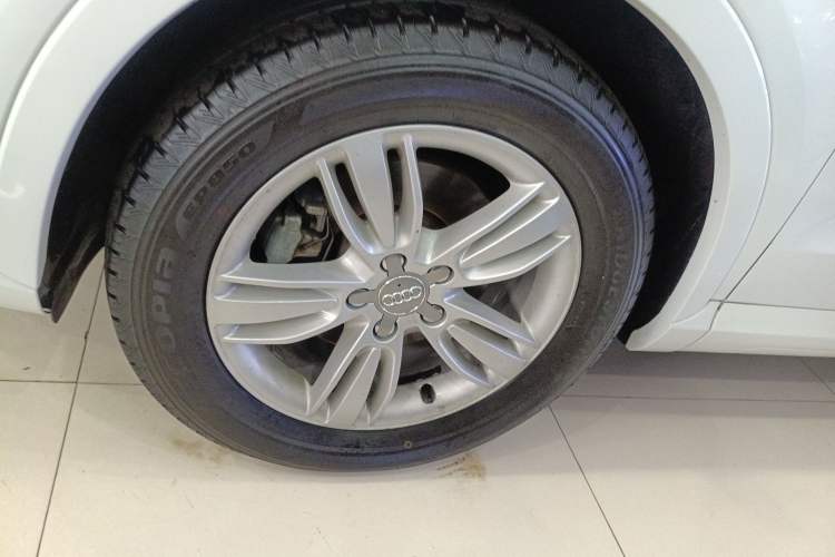 Used Audi Q3 2015 35 TFSI quattro Technology Edition Left Front Wheel Hub