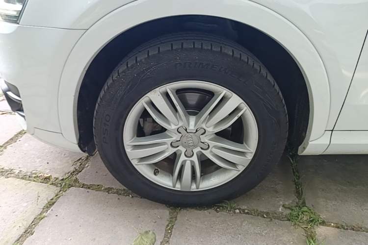 Used Audi Q3 2015 35 TFSI Comfort Model Left Front Wheel Hub