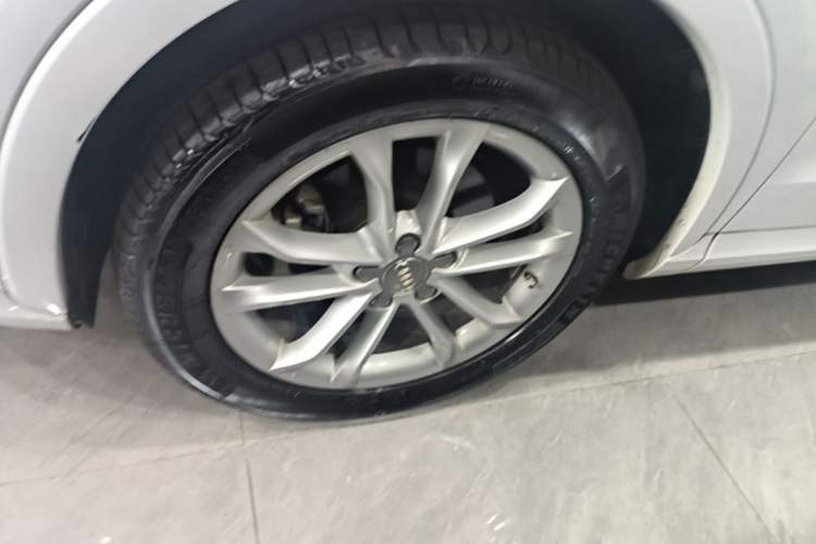 Used Audi Q3 2015 35 TFSI Millionth Anniversary Comfort Model Left Front Wheel Hub