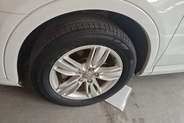 Used Audi Q3 2015 35 TFSI Millionth Anniversary Comfort Model Left Front Wheel Hub
