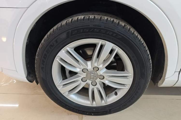 Used Audi Q3 2015 35 TFSI quattro Technology Edition Left Front Wheel Hub