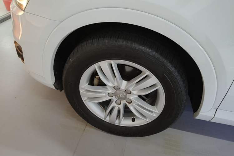 Used Audi Q3 2015 35 TFSI Ambition Edition Left Front Wheel Hub