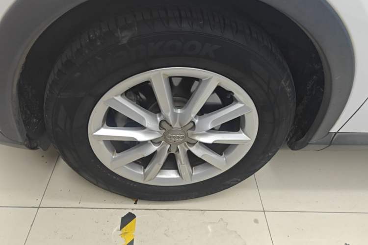 Used Audi Q3 2015 30 TFSI Ambition Edition Left Front Wheel Hub