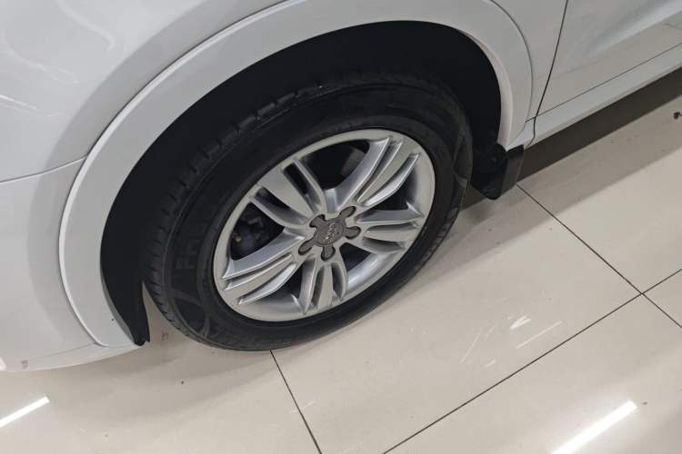 Used Audi Q3 2015 35 TFSI quattro Millionth Anniversary Edition Left Front Wheel Hub