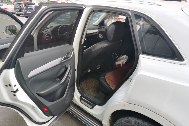 Used Audi Q3 2015 35 TFSI Comfort Model Left Rear Seat