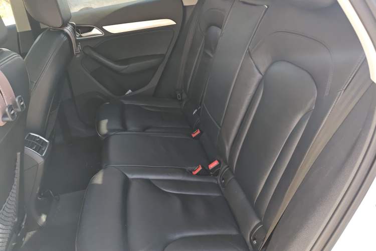 Used Audi Q3 2015 35 TFSI Comfort Model Left Rear Seat