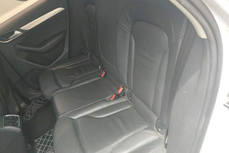 Used Audi Q3 2015 30 TFSI Comfort Model Left Rear Seat