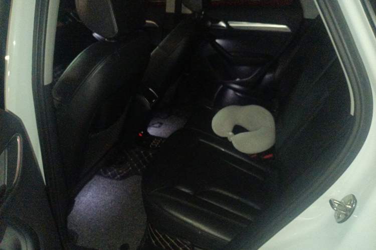 Used Audi Q3 2015 35 TFSI Comfort Model Left Rear Seat