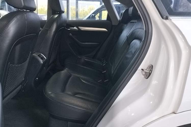 Used Audi Q3 2015 35 TFSI Comfort Model Left Rear Seat