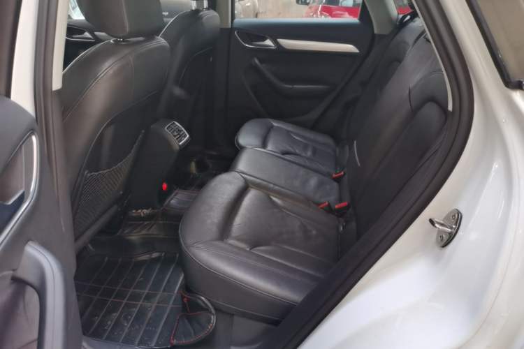 Used Audi Q3 2015 35 TFSI Comfort Model Left Rear Seat