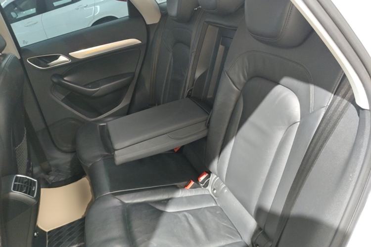 Used Audi Q3 2015 35 TFSI Comfort Model Left Rear Seat