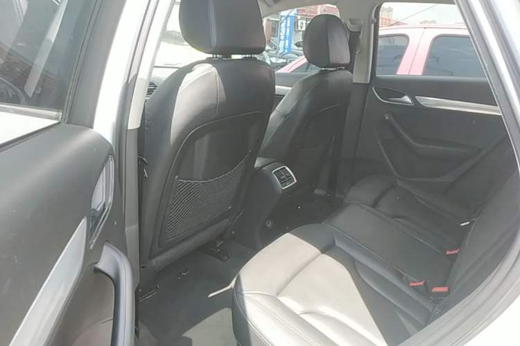Used Audi Q3 2015 35 TFSI Comfort Model Left Rear Seat