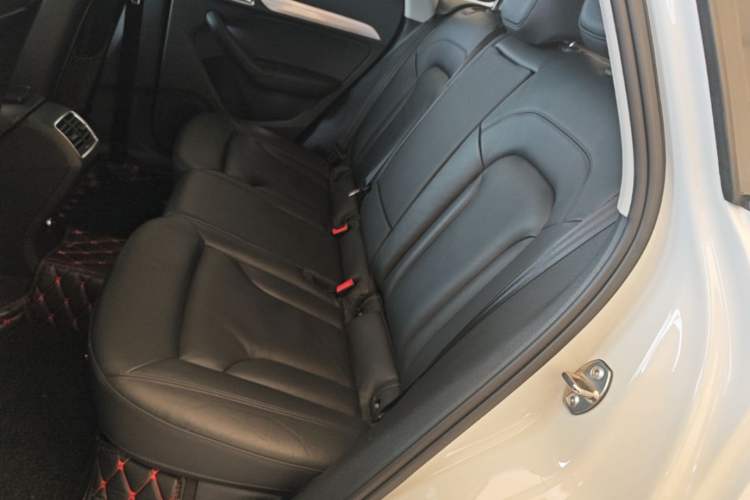 Used Audi Q3 2015 30 TFSI Comfort Model Left Rear Seat