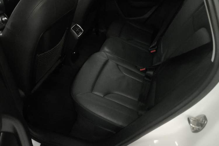 Used Audi Q3 2015 30 TFSI Comfort Model Left Rear Seat